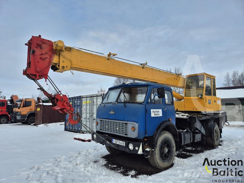 MAZ 5334 Lastbil med kran