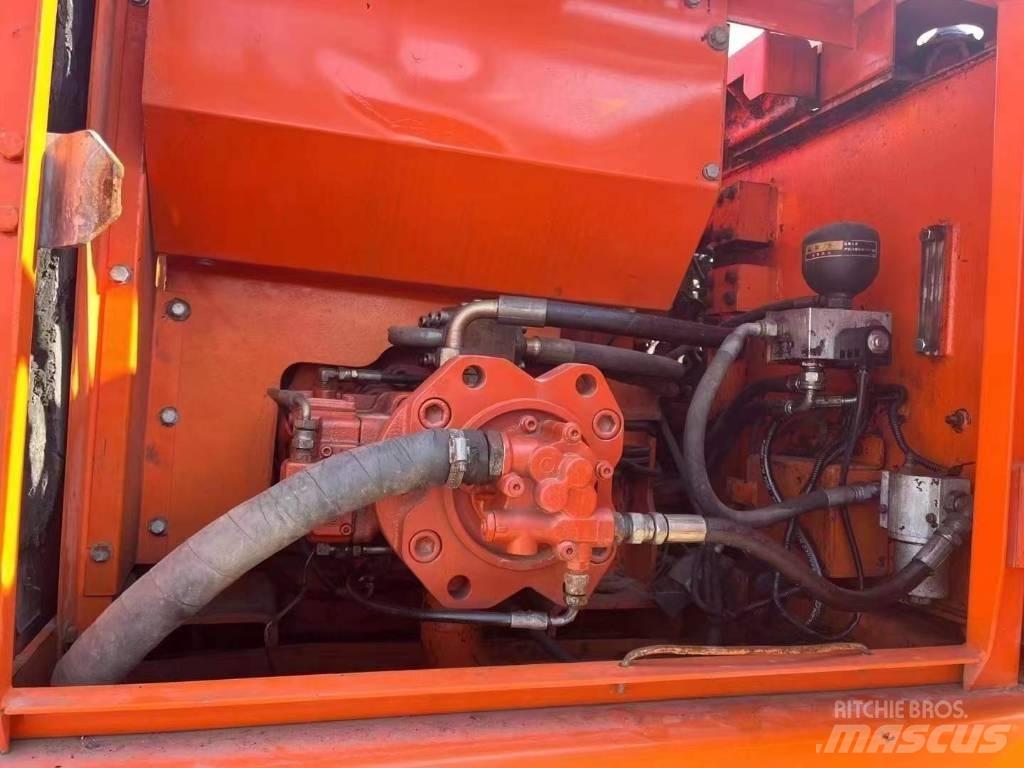 Doosan DH 220 Gravemaskiner på larvebånd