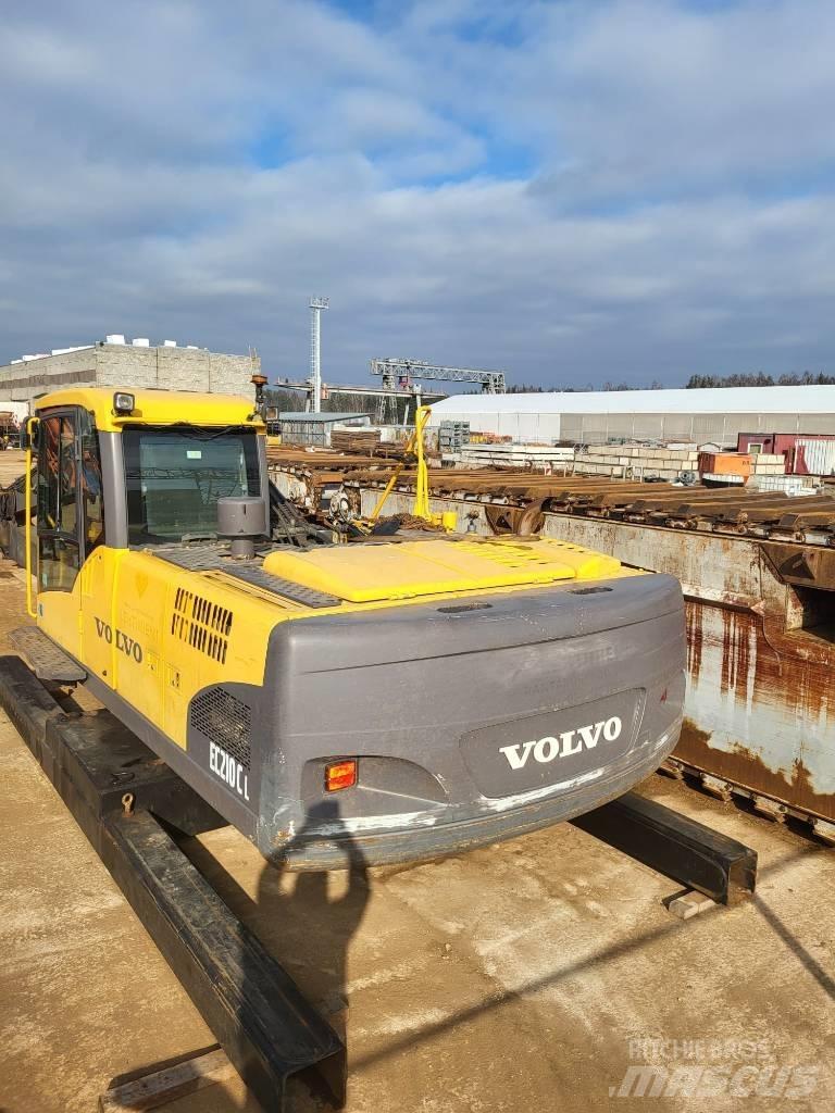 Volvo 210CLR Amfibiegravemaskine