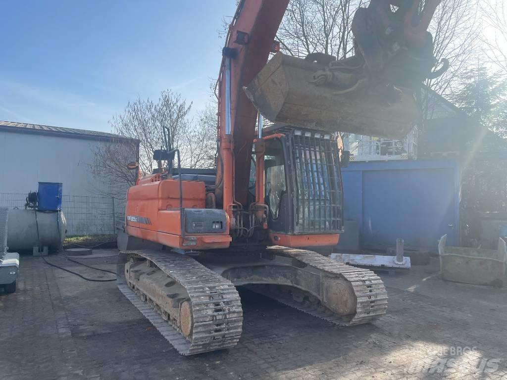 Doosan EXCA Gravemaskiner på larvebånd
