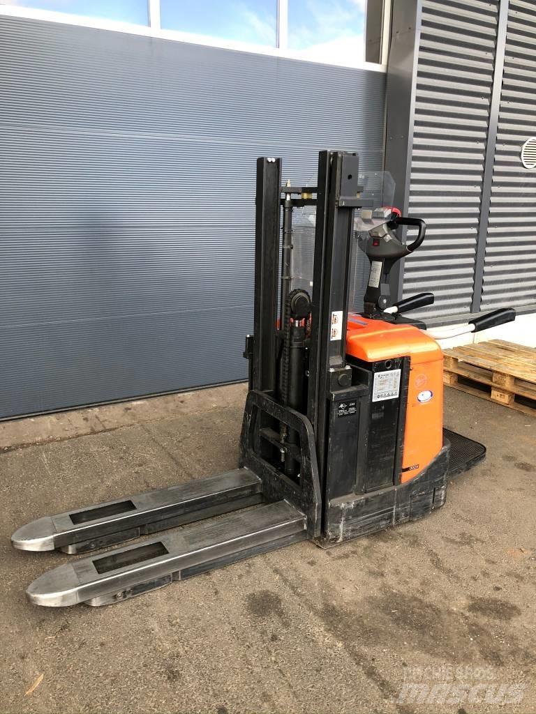 BT SPE 125 Selvkørende stablere