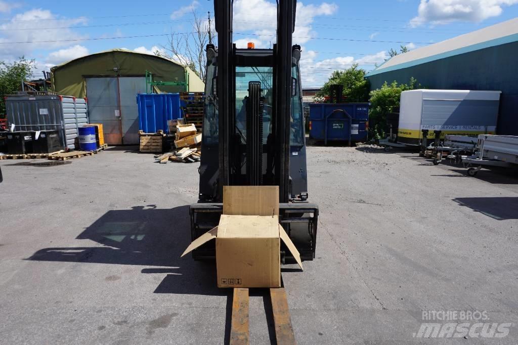 Toyota 8FBMT35 El gaffeltrucks