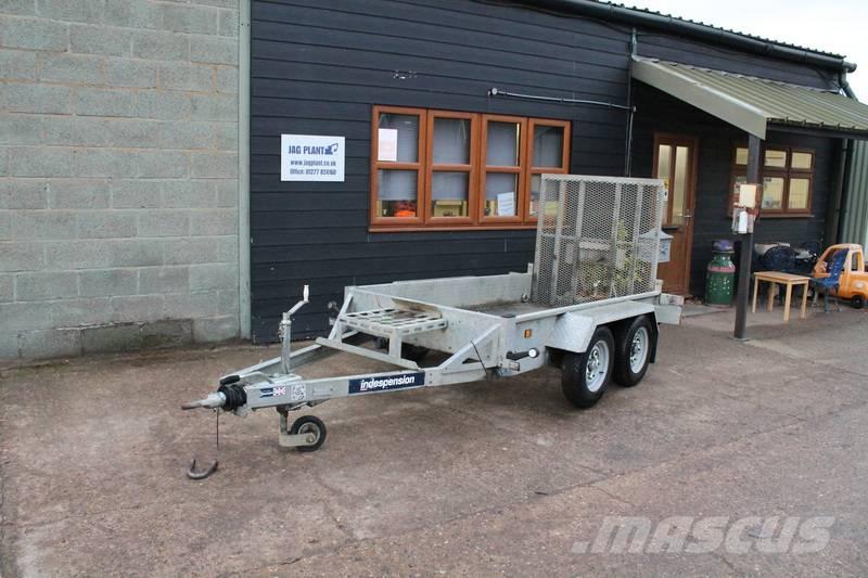 Isuzu 75.150 Flatbed lastbiler med spil