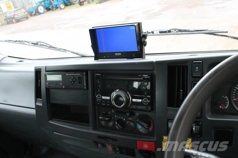 Isuzu 75.150 Flatbed lastbiler med spil