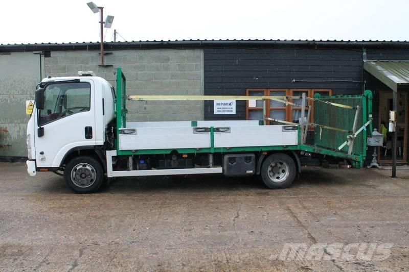 Isuzu 75.150 Flatbed lastbiler med spil