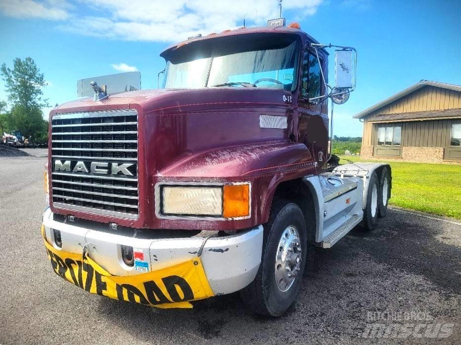 Mack CH 613 Trækkere