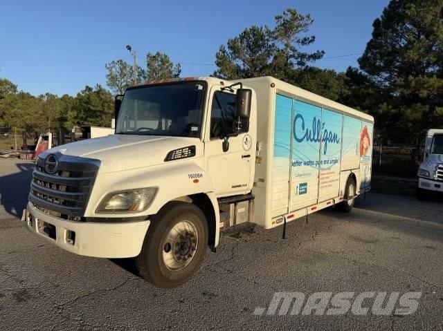 Hino 338 Lastbiler til transport af drikkevarer