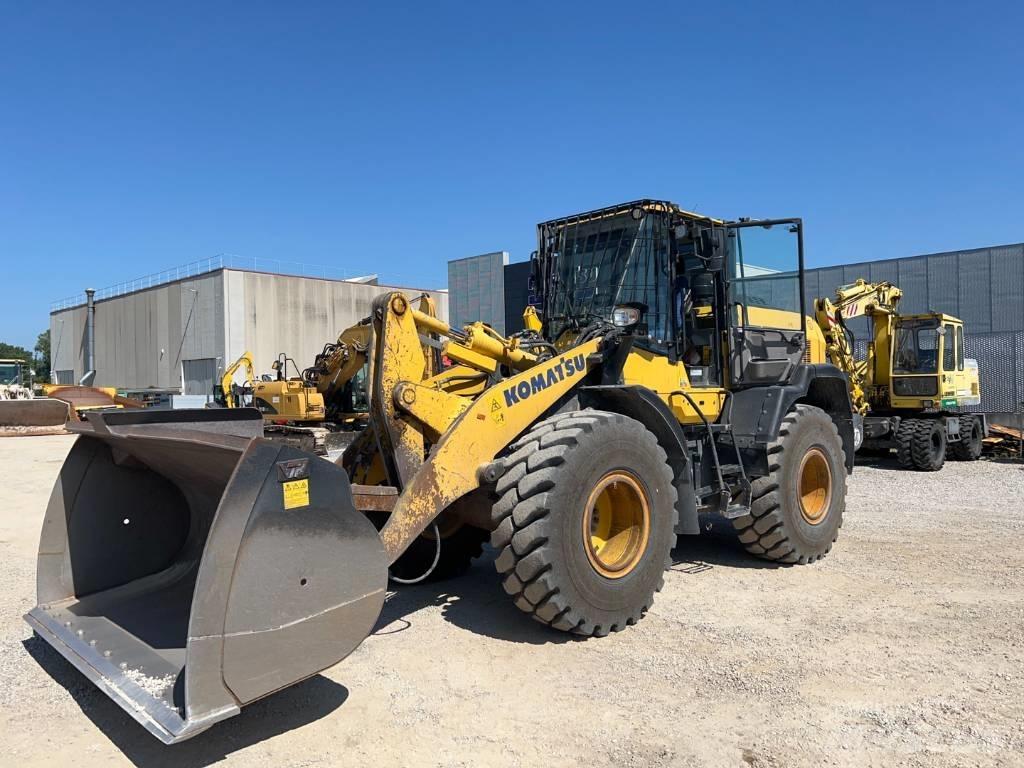 Komatsu WA 270-8 Læssemaskiner på hjul