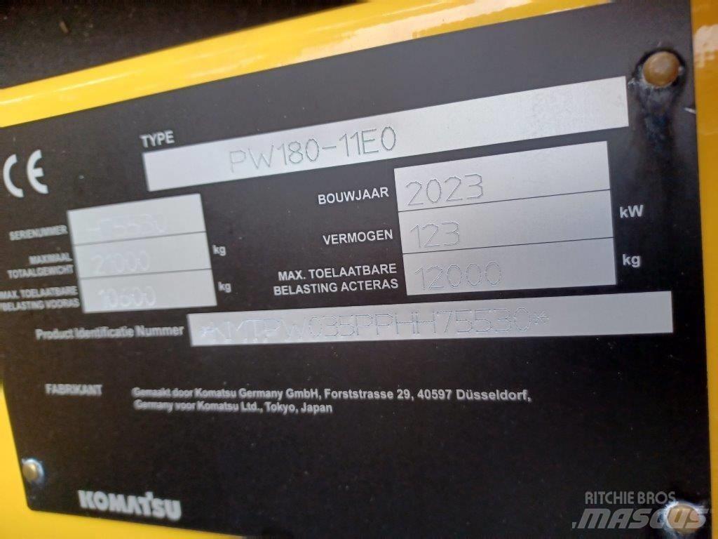 Komatsu PW180-11E0 Gravemaskiner på hjul