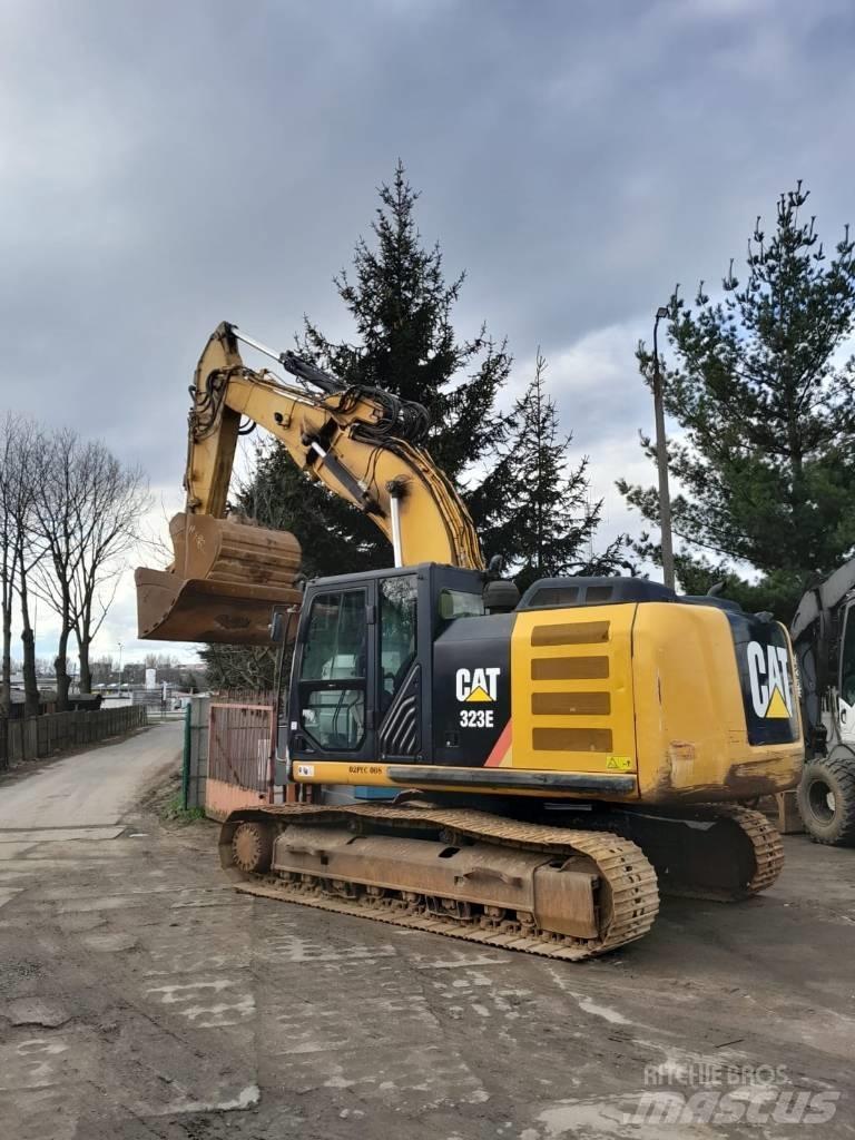 CAT 323 E Gravemaskiner på larvebånd