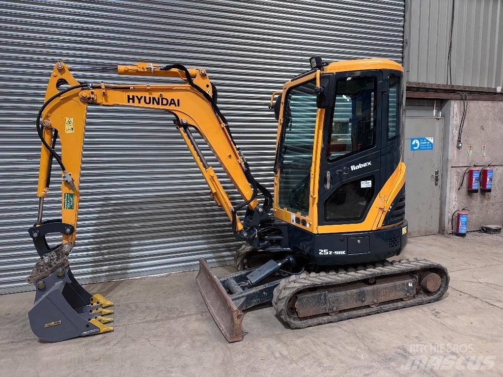 Hyundai R25Z-9 AK Minigravemaskiner