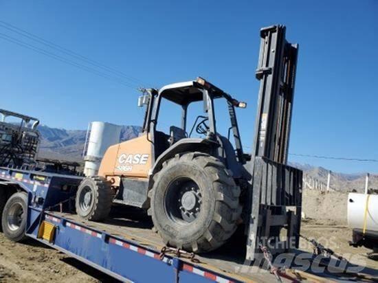 CASE 586H Terrængående gaffeltruck