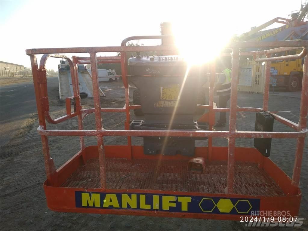 JLG 800AJ Bomlifte med knækarm