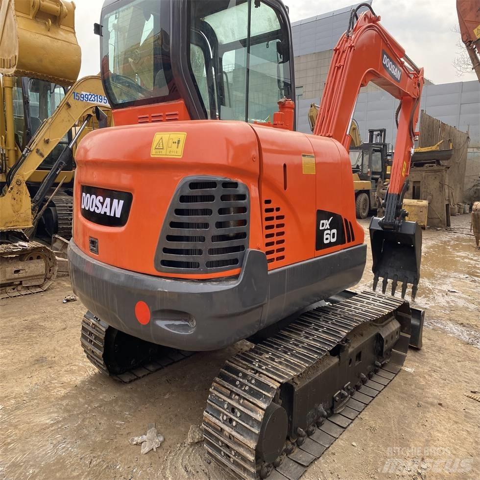 Doosan DX 60 Gravemaskiner på larvebånd