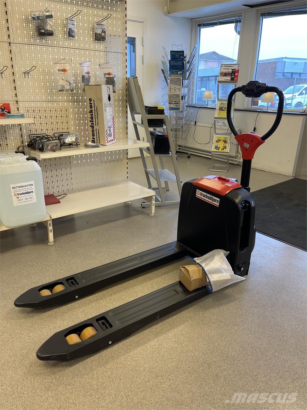 EP Equipment F4 Gaffelstabler med gående fører