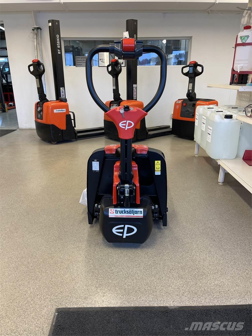 EP Equipment F4 Gaffelstabler med gående fører