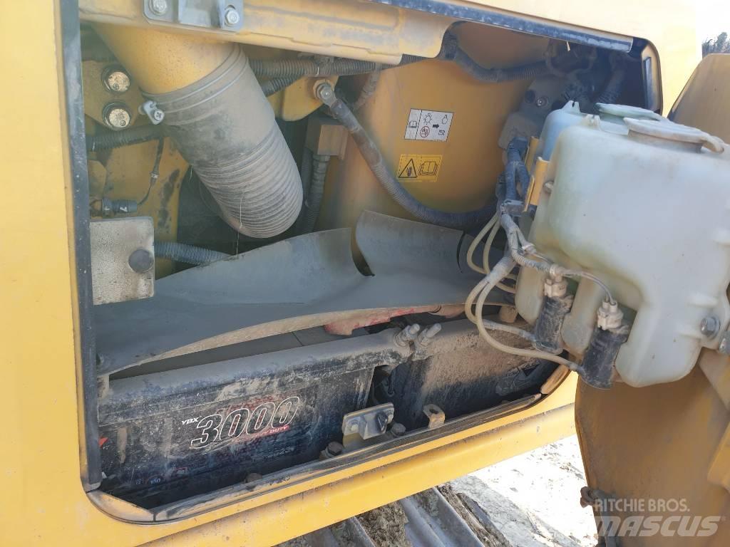 Komatsu D65PXi-18 Bulldozer på larvebånd