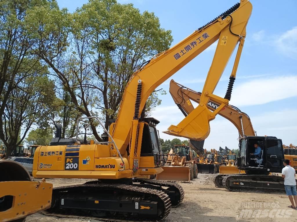 Komatsu PC 200-8 Gravemaskiner på larvebånd