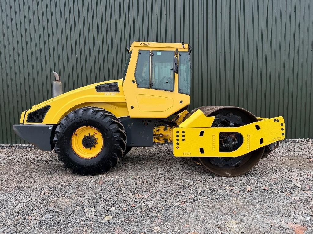 Bomag BW 213 D H-4 Enkelt tromle