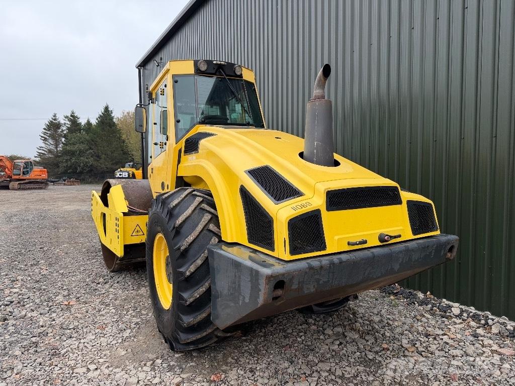 Bomag BW 213 D H-4 Enkelt tromle