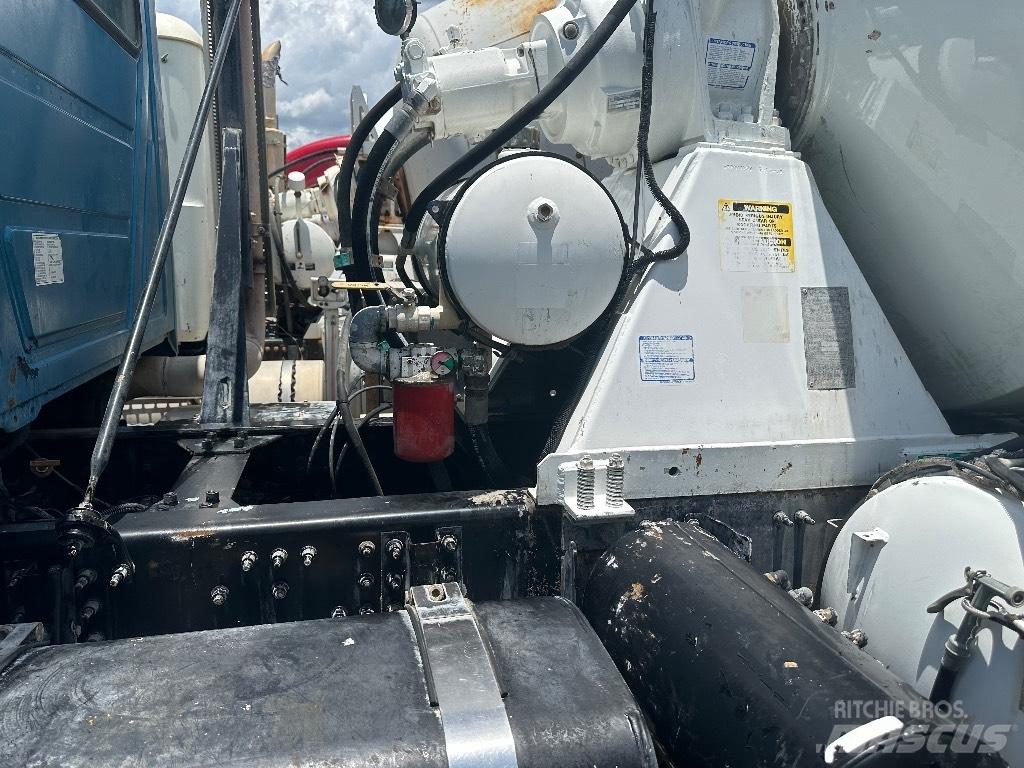 Mack GU 800 Andre lastbiler