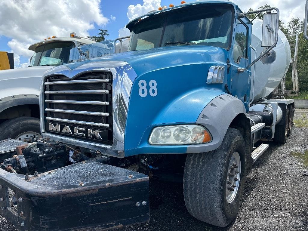 Mack GU 800 Andre lastbiler