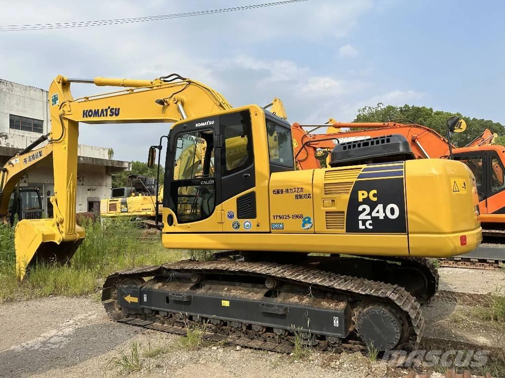 Komatsu PC240-8 Gravemaskiner på larvebånd