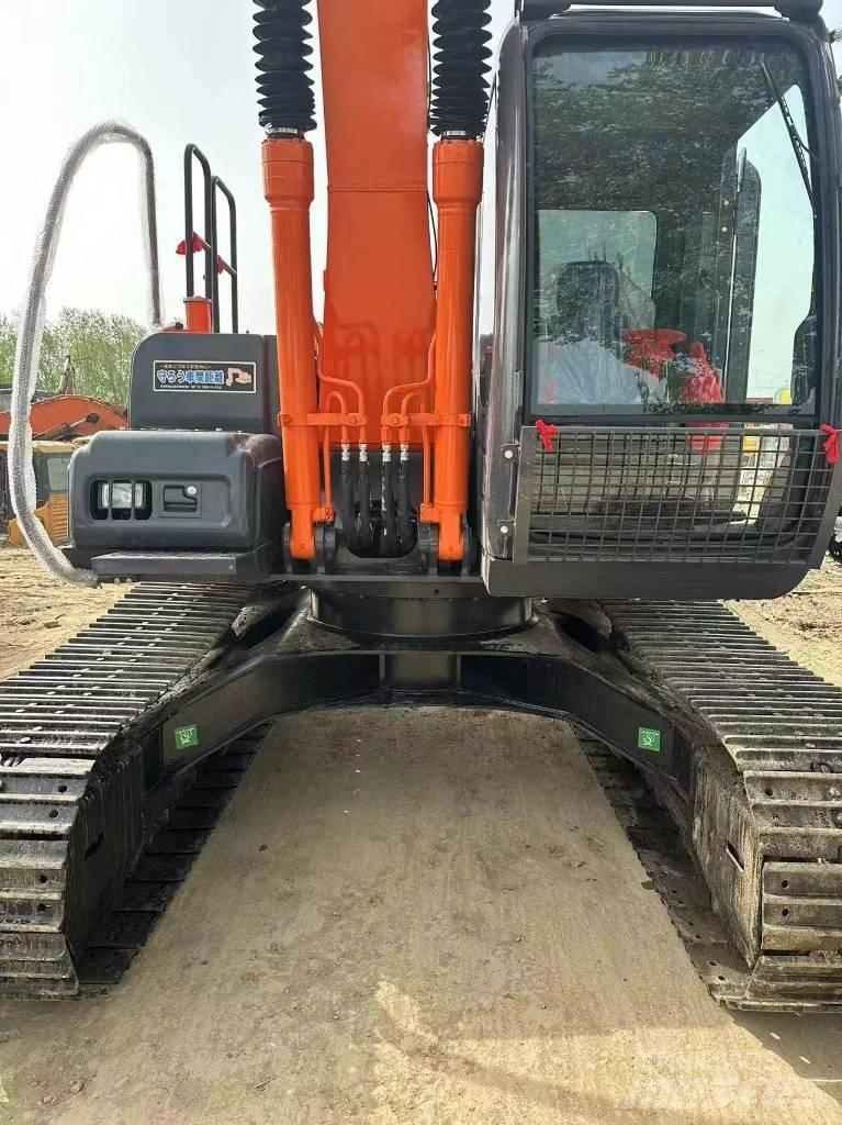 Hitachi ZX 130 Gravemaskiner på larvebånd