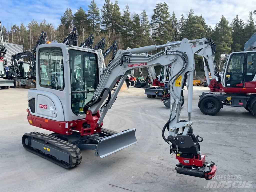 Takeuchi TB 225 Minigravemaskiner