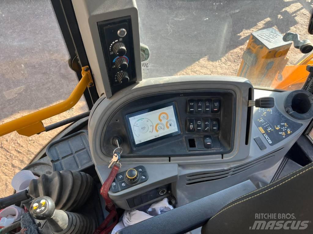 JCB 3 CX Midi-gravemaskiner 7t - 12t