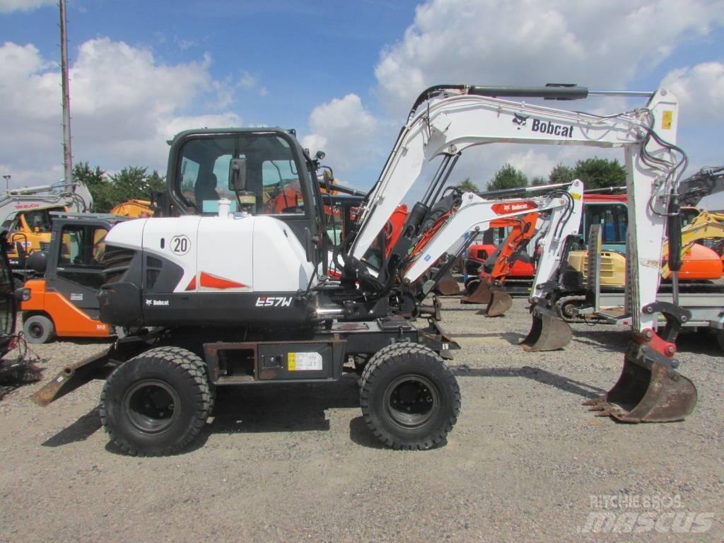 Bobcat E 57 W Gravemaskiner på hjul