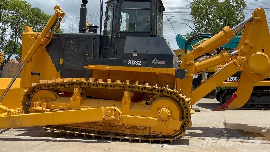 Shantui SD 32 Bulldozer på larvebånd