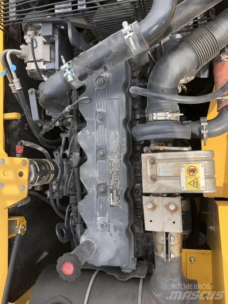 Komatsu 210LC-8 Gravemaskiner på larvebånd