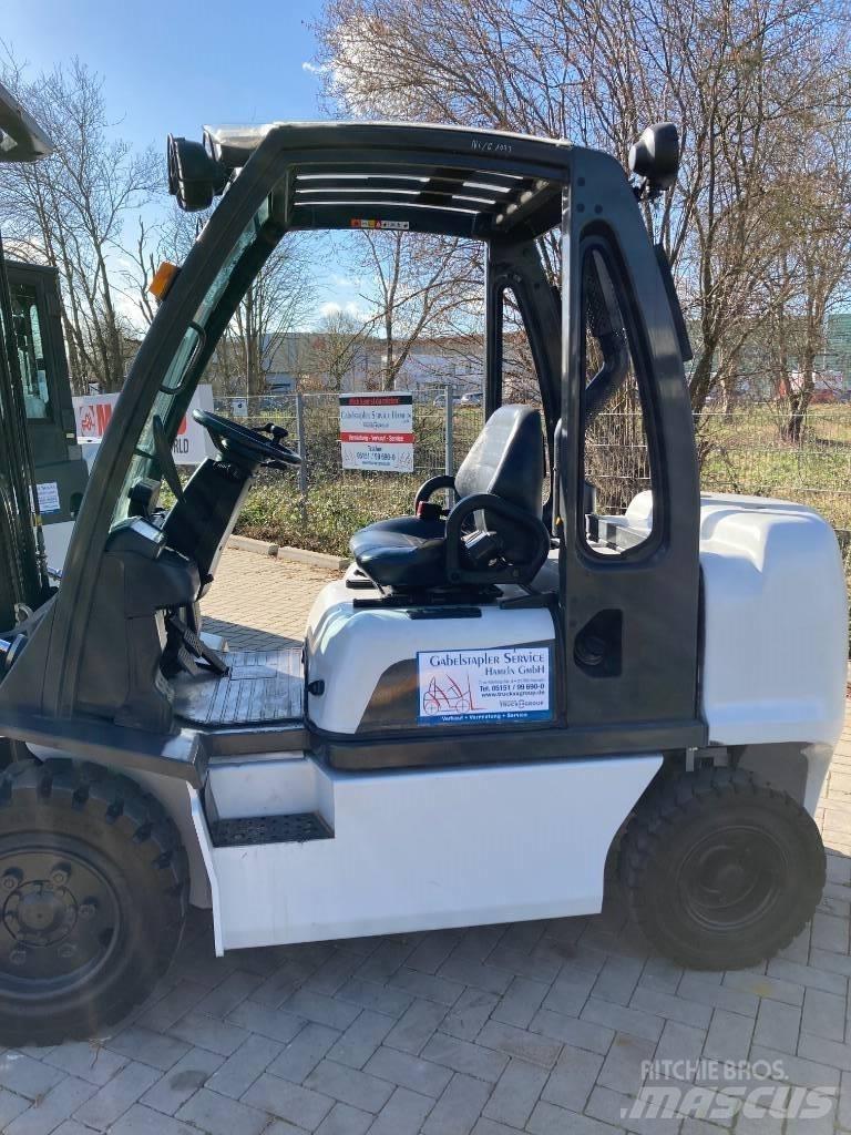 Nissan YG1D2A32Q Diesel gaffeltrucks