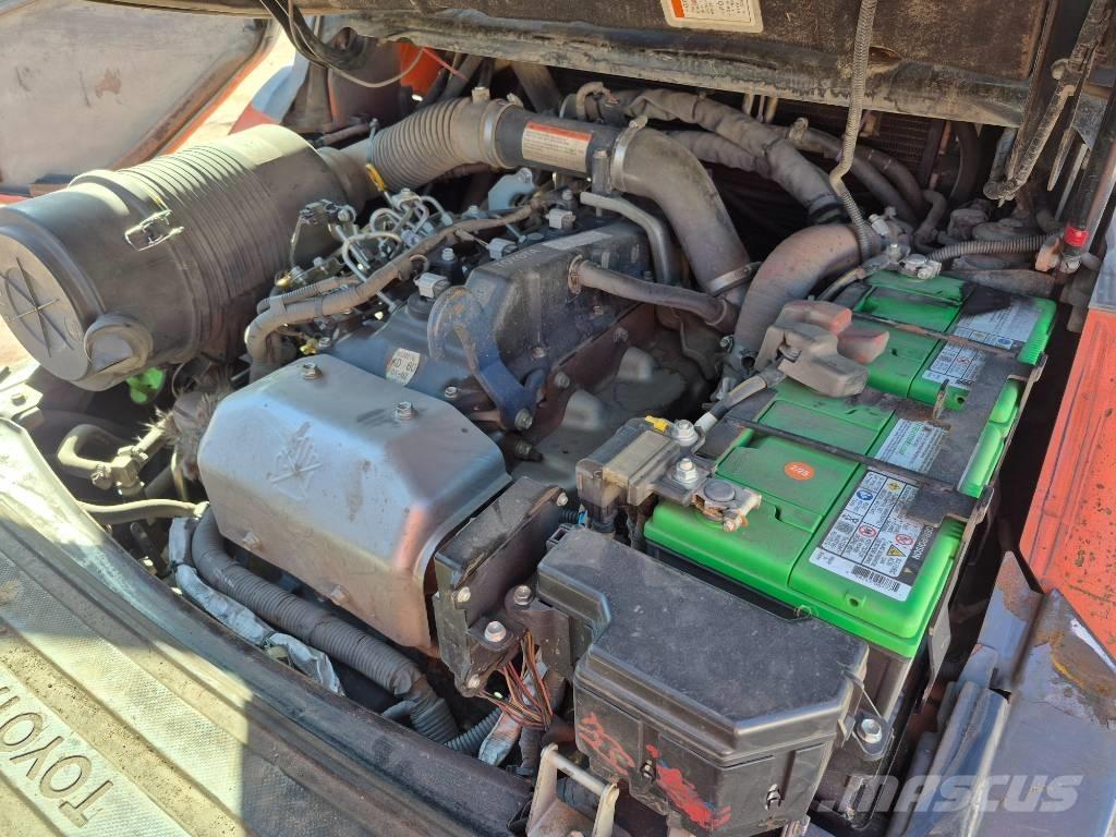 Toyota 8 FD 40 U Gaffeltrucks - andre