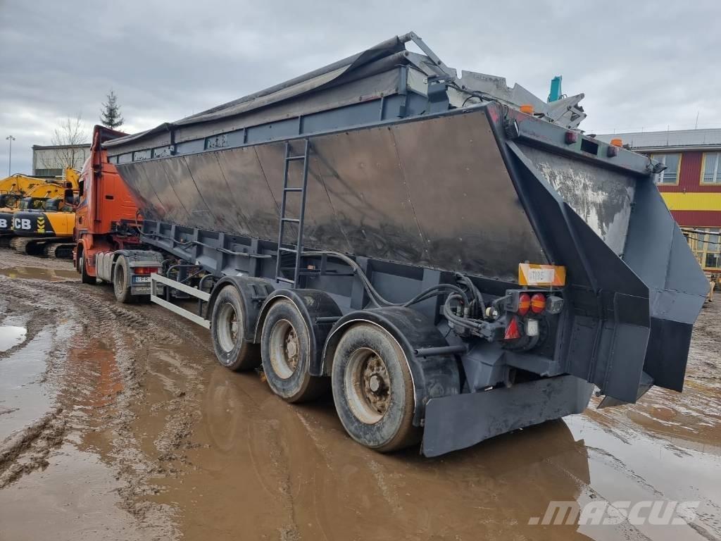 Red River RR-LB827 Semi-trailer med fast kasse