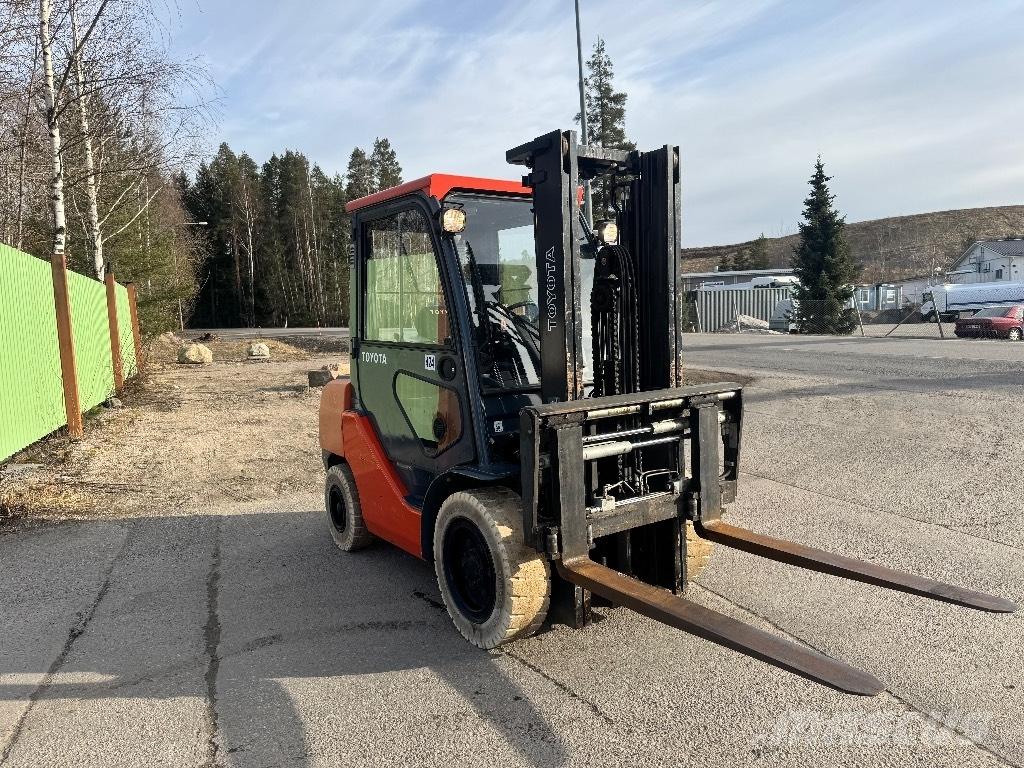 Toyota 02-8 FDF 30 Diesel gaffeltrucks