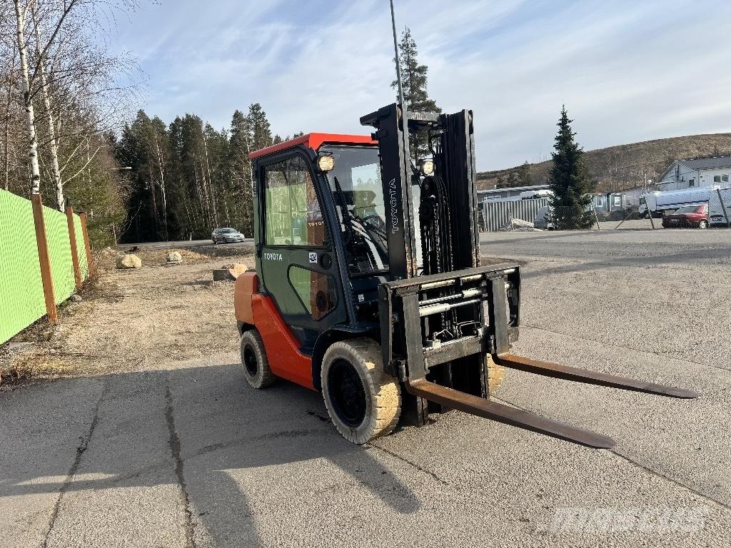Toyota 02-8 FDF 30 Diesel gaffeltrucks