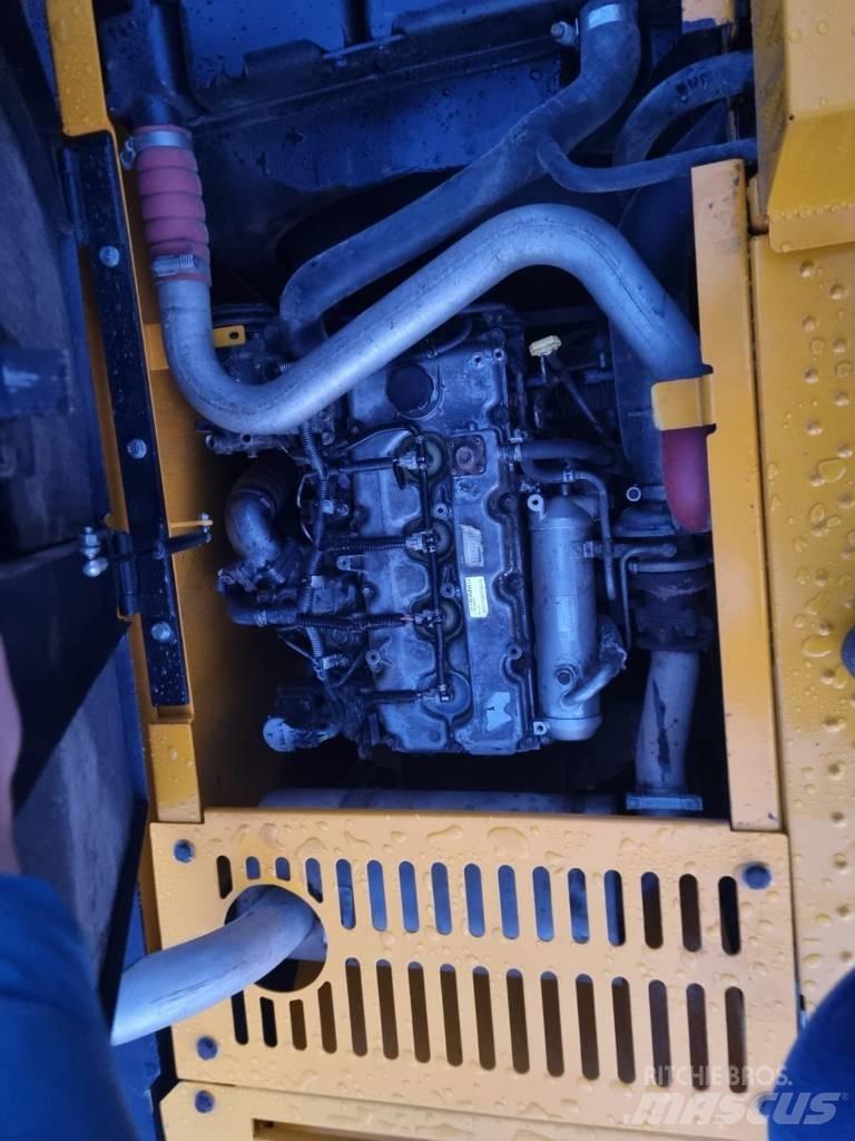 JCB JS 160 LC Gravemaskiner på larvebånd
