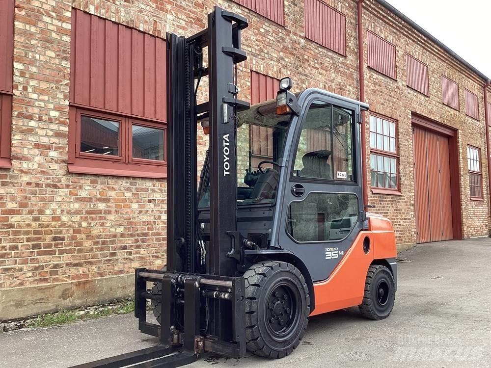 Toyota 8FDJF35 Diesel gaffeltrucks