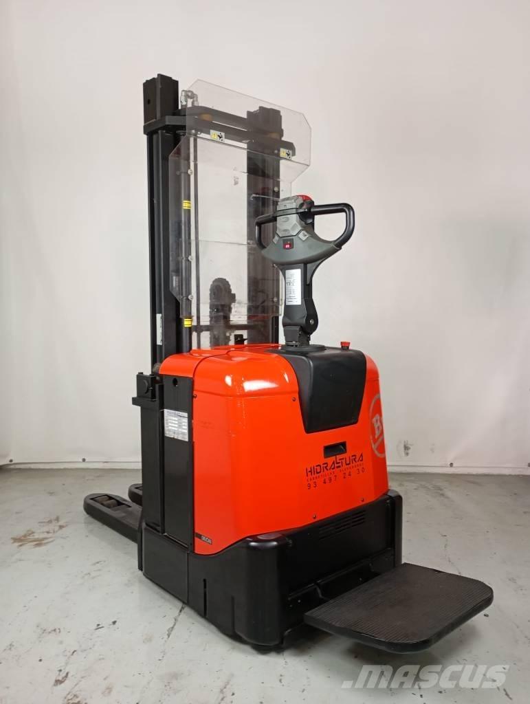 BT SPE 125 Selvkørende stablere