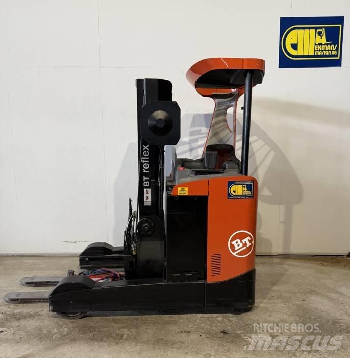 BT Truck RRE200 Reachtruck