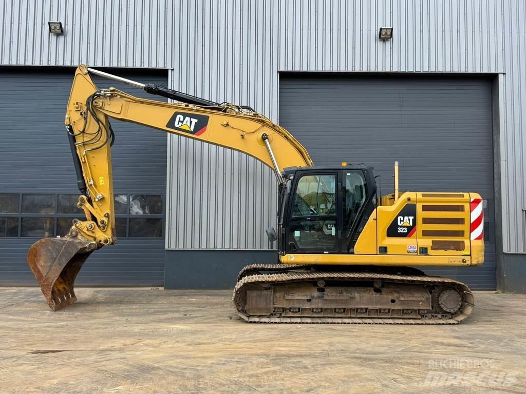 CAT 323 Gravemaskiner på larvebånd
