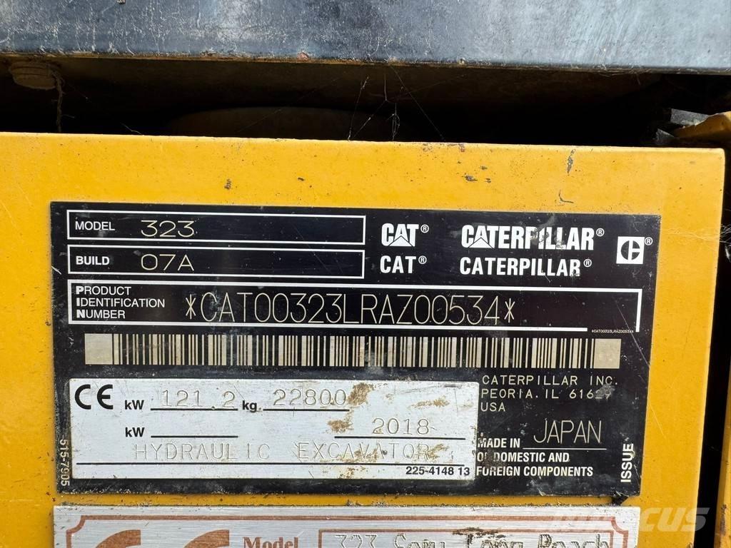 CAT 323 Gravemaskiner på larvebånd