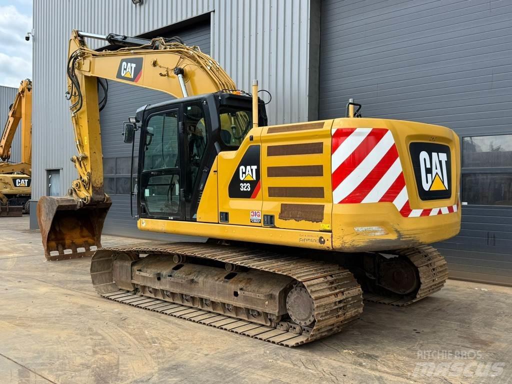 CAT 323 Gravemaskiner på larvebånd