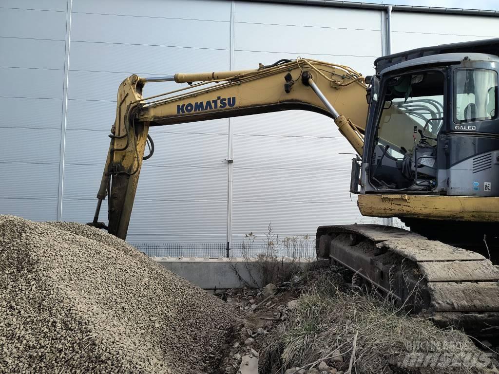 Komatsu 228 Gravemaskiner på larvebånd