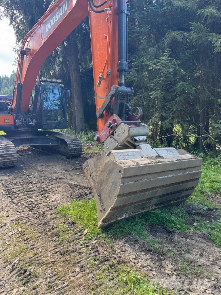 Doosan DX 225 LC-7 Gravemaskiner på larvebånd
