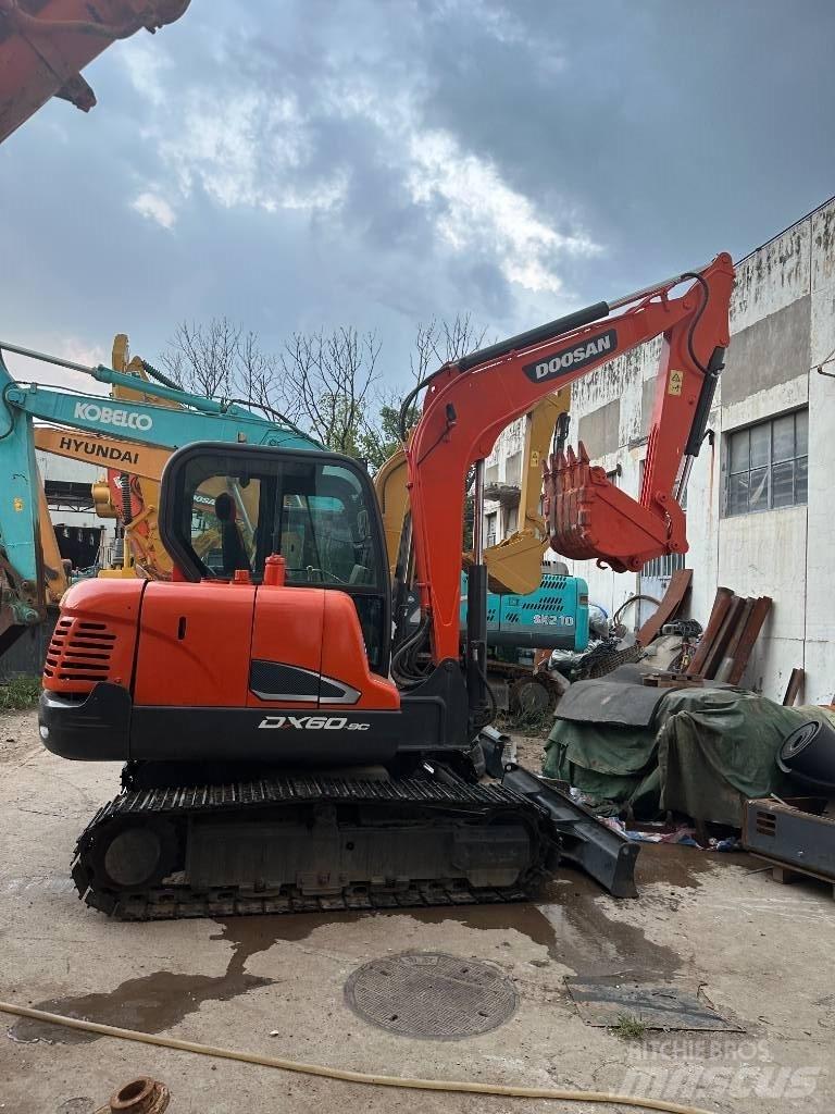 Doosan DX 60 Midi-gravemaskiner 7t - 12t