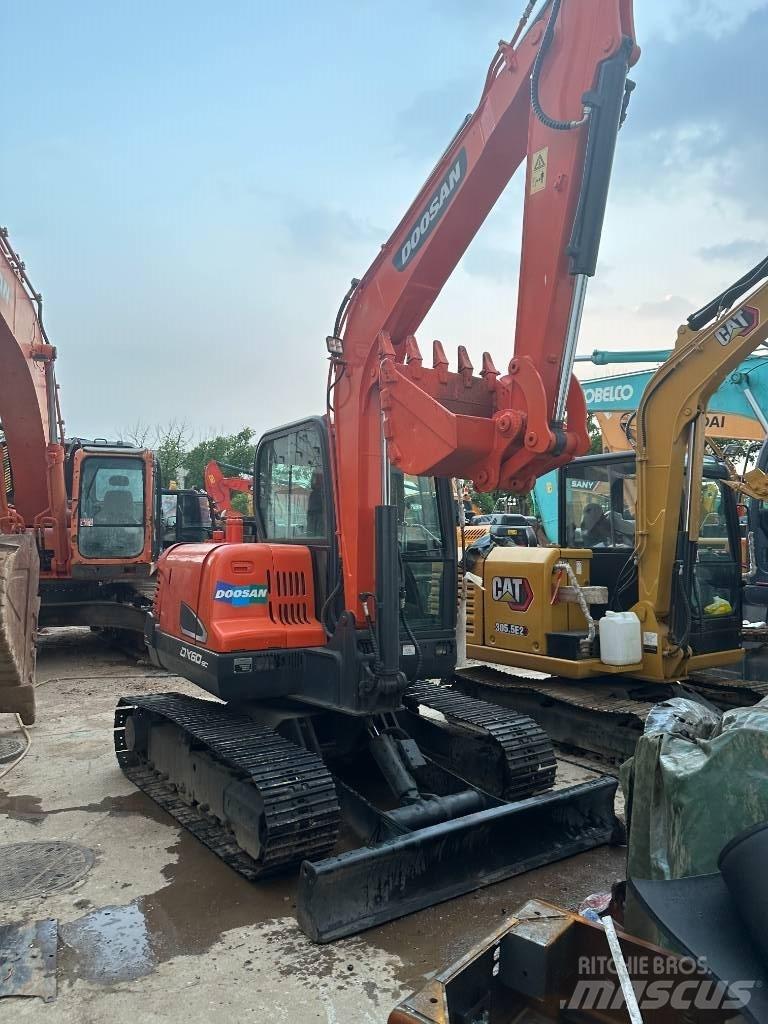 Doosan DX 60 Midi-gravemaskiner 7t - 12t