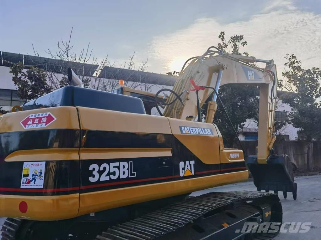 CAT 325 B L Gravemaskiner på larvebånd
